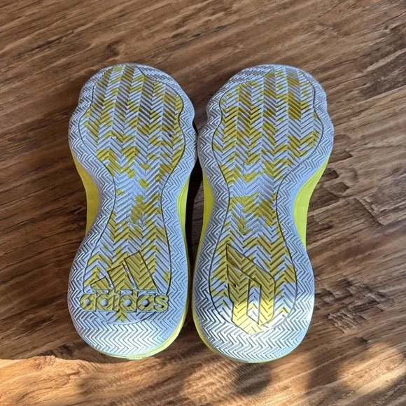Adidas Dame 6 Shock Yellow White Basketball Shoe- Size M 8.5 - Picture 5 of 5